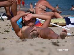 Nude girls on the beach - 394 18/47