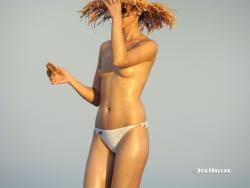 Topless girls on the beach - 282 17/48