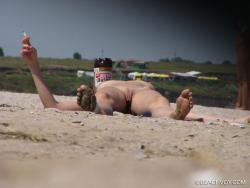 Nude girls on the beach - 211 18/49