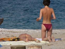 Nude girls on the beach - 211 24/49