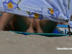 Nude girls on the beach - 289 45/49
