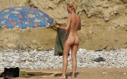 Nude girls on the beach - 359 5/47