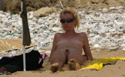 Nude girls on the beach - 359 8/47