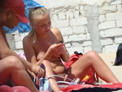 Nude girls on the beach - 314 27/44