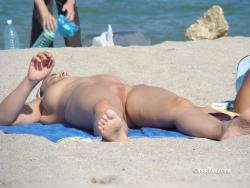 Nude girls on the beach - 346 35/49