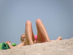 Topless girls on the beach - 085 - part 1 13/40
