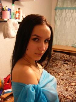 Hot russian amateur posing with her lesbo friends 57/136