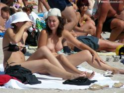 Topless girls on the beach -  009 26/47
