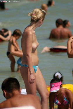 Topless girls on the beach -  009 34/47