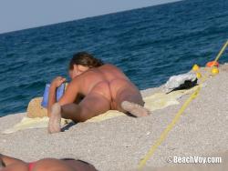 Nude girls on the beach - 097 6/49