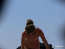 Nude girls on the beach - 347 32/34