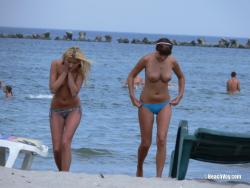 Topless girls on the beach - 231 31/47