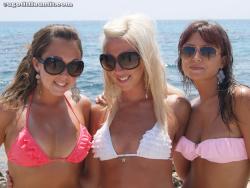 Beach - jess and friends 1 99/110