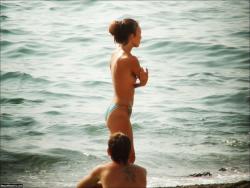 Nude girls on the beach - 127 45/49