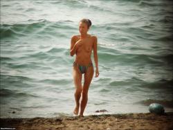 Nude girls on the beach - 127 48/49