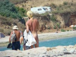 Nude girls on the beach - 280 40/41