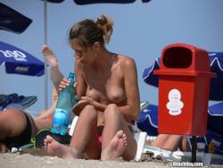 Topless girls on the beach - 249 4/37