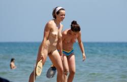 Nude girls on the beach - 271 5/33