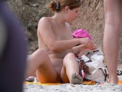 Nude girls on the beach - 294 25/34