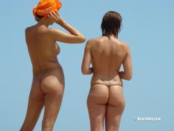 Nude girls on the beach - 198 37/45