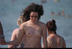 Topless girls on the beach - 020 - part 2 18/48