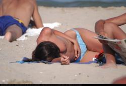 Topless girls on the beach - 020 - part 2 32/48