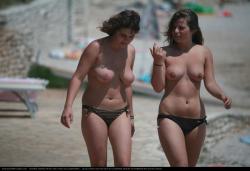 Topless girls on the beach - 104 9/30