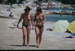 Topless girls on the beach - 104 14/30