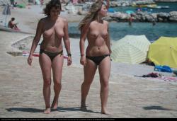Topless girls on the beach - 104 16/30