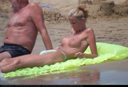 Topless girls on the beach - 289 - part 2 31/38