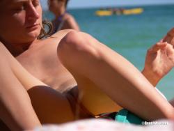 Nude girls on the beach - 335 4/61