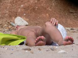 Nude girls on the beach - 308 1/40