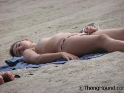 Topless girls on the beach - 192 26/44