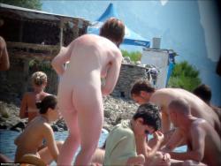 Nude girls on the beach - 126 47/47