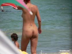 Nude girls on the beach - 378 57/63