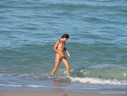 Nude girls on the beach - 175 3/48