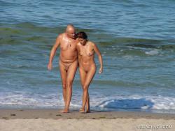 Nude girls on the beach - 175 6/48