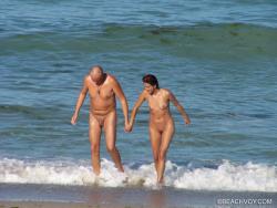 Nude girls on the beach - 175 4/48