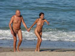 Nude girls on the beach - 175 8/48