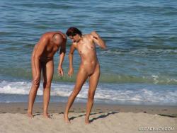 Nude girls on the beach - 175 10/48