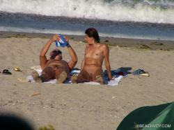 Nude girls on the beach - 175 23/48