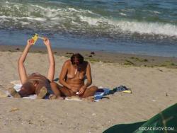 Nude girls on the beach - 175 33/48