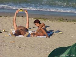 Nude girls on the beach - 175 41/48