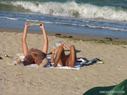 Nude girls on the beach - 175 45/48