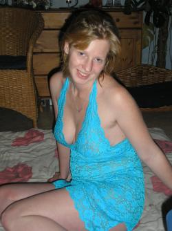 Dutch slut naked for the 3 time please tribute or fake her  3/40