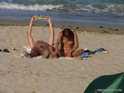 Nude girls on the beach - 381 21/49