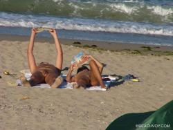 Nude girls on the beach - 381 33/49