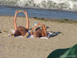 Nude girls on the beach - 381 32/49