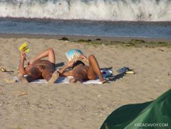 Nude girls on the beach - 381 45/49