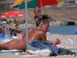 Nude girls on the beach - 316 8/43